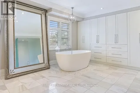 216 Rebecca Street Oakville (co Central) ON L6K 1J9