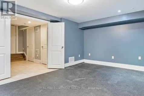 216 Rebecca Street Oakville (co Central) ON L6K 1J9