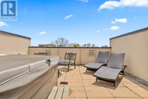 216 Rebecca Street Oakville (co Central) ON L6K 1J9