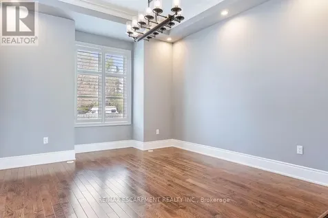 216 Rebecca Street Oakville (co Central) ON L6K 1J9