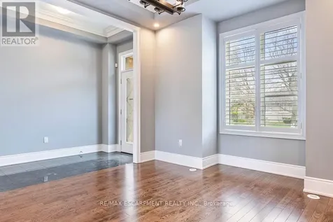 216 Rebecca Street Oakville (co Central) ON L6K 1J9