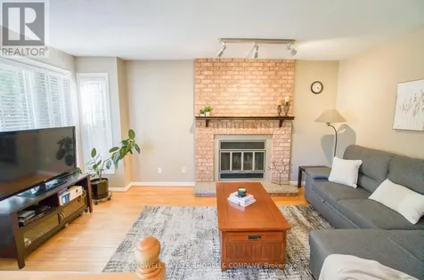 54 Keys Way Ottawa ON K1G 4M8