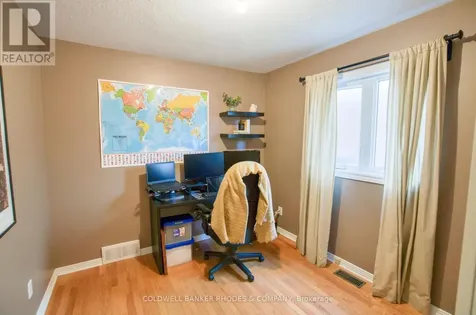 54 Keys Way Ottawa ON K1G 4M8