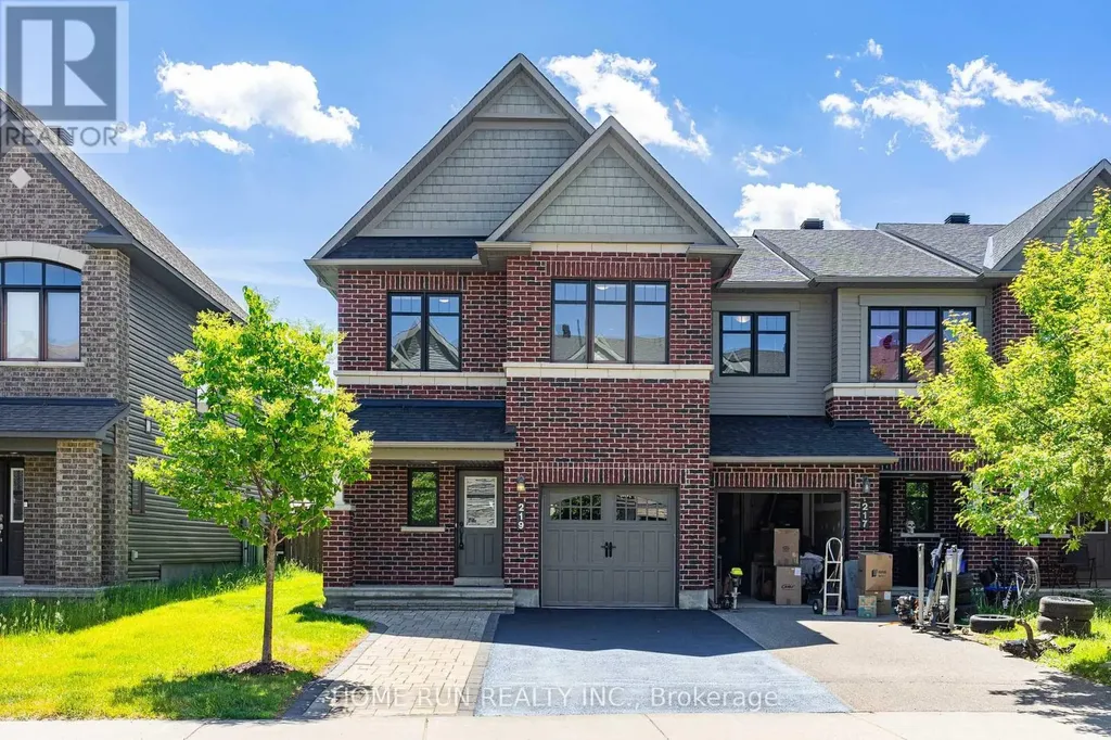 219 Halyard Way Ottawa ON K2T 0L2
