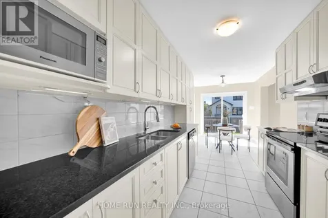 219 Halyard Way Ottawa ON K2T 0L2