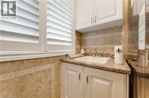 60 Chandos Drive Kitchener ON N2A 3C2