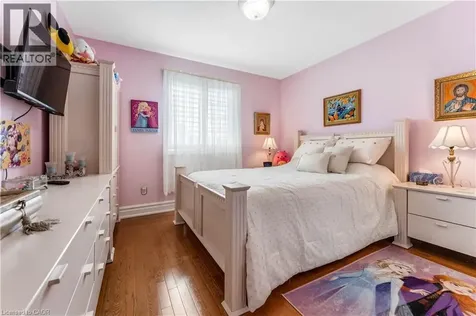60 Chandos Drive Kitchener ON N2A 3C2