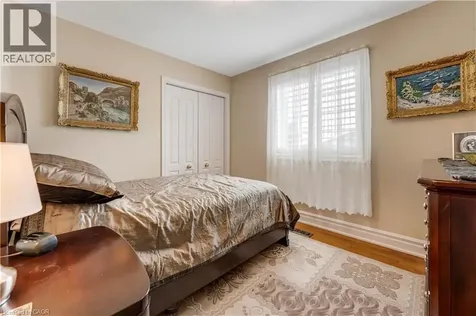 60 Chandos Drive Kitchener ON N2A 3C2