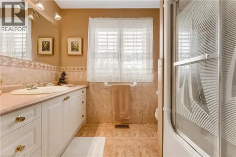 60 Chandos Drive Kitchener ON N2A 3C2