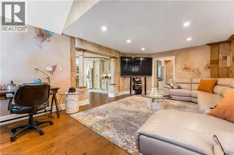 60 Chandos Drive Kitchener ON N2A 3C2