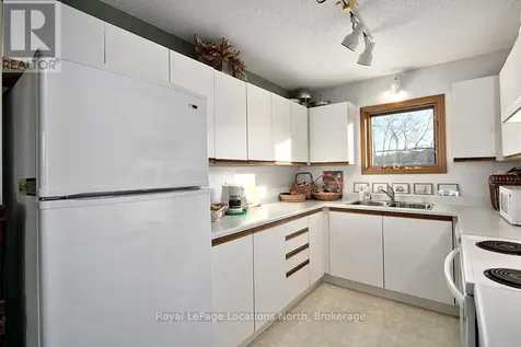 102 Fraser Crescent Blue Mountains ON L9Y 0M8
