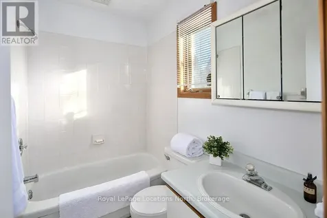 102 Fraser Crescent Blue Mountains ON L9Y 0M8