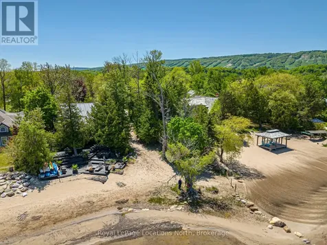 102 Fraser Crescent Blue Mountains ON L9Y 0M8