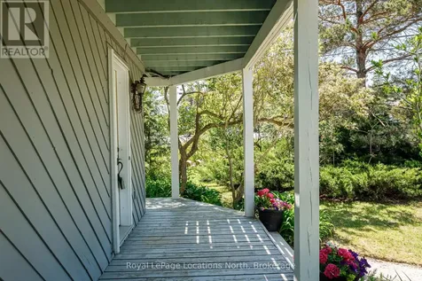 102 Fraser Crescent Blue Mountains ON L9Y 0M8