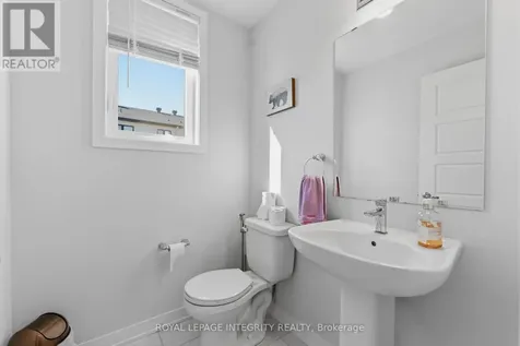 660 Fenwick Way Ottawa ON K2J 7E6
