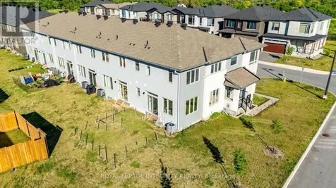 660 Fenwick Way Ottawa ON K2J 7E6