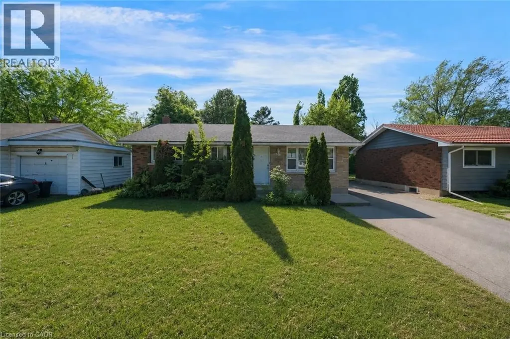84 Jacobson Avenue St. Catharines ON L2T 3A3