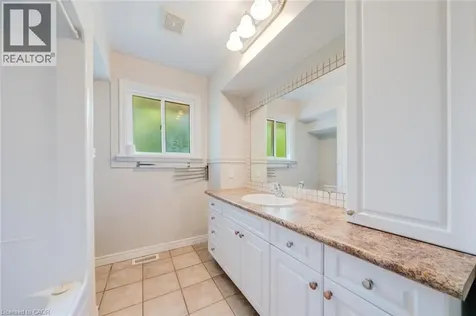 84 Jacobson Avenue St. Catharines ON L2T 3A3