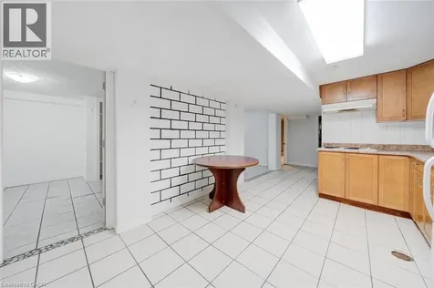 84 Jacobson Avenue St. Catharines ON L2T 3A3