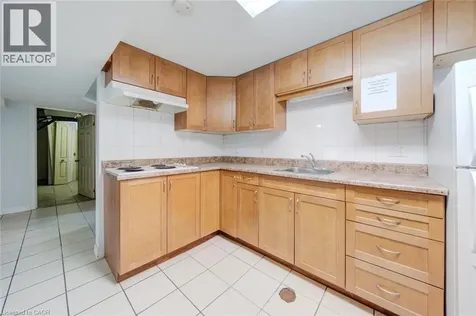 84 Jacobson Avenue St. Catharines ON L2T 3A3