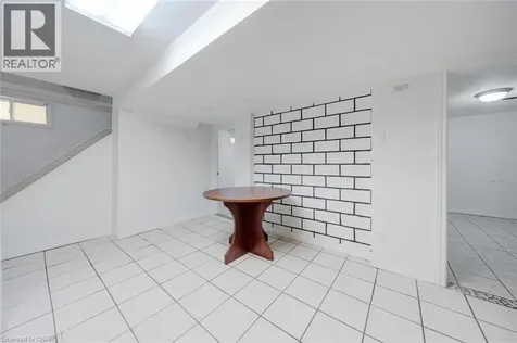 84 Jacobson Avenue St. Catharines ON L2T 3A3