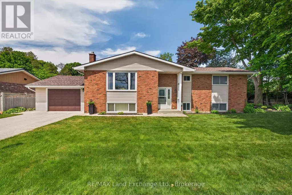 30 Golf Links Road Kincardine ON N2Z 1K9