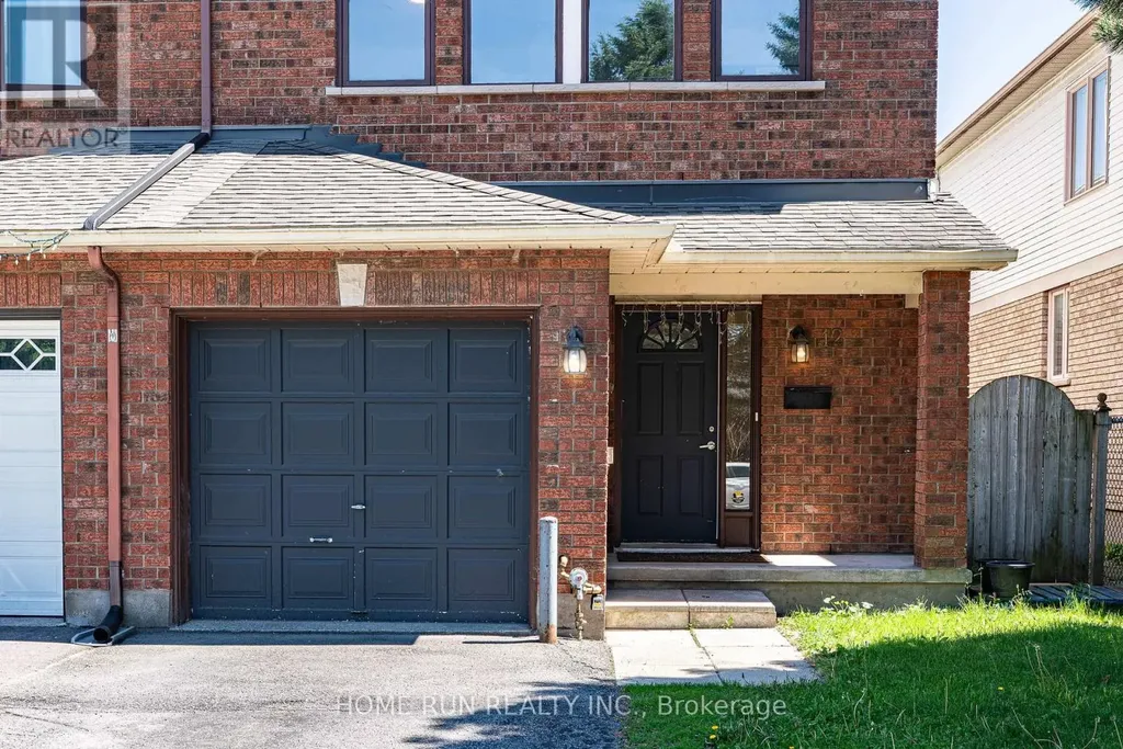 12 Gardengate Way East Ottawa ON K2G 5Z2
