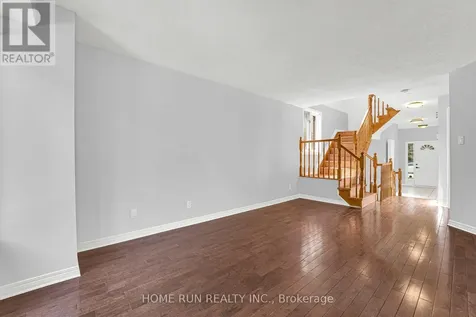 12 Gardengate Way East Ottawa ON K2G 5Z2