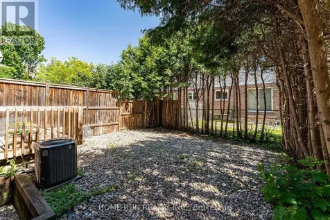 12 Gardengate Way East Ottawa ON K2G 5Z2