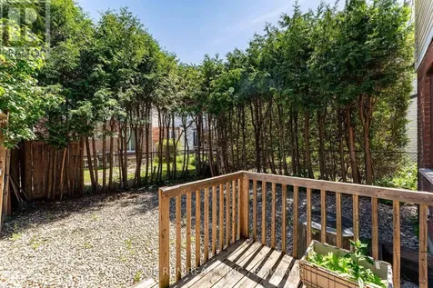 12 Gardengate Way East Ottawa ON K2G 5Z2