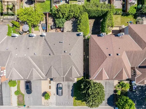 12 Gardengate Way East Ottawa ON K2G 5Z2
