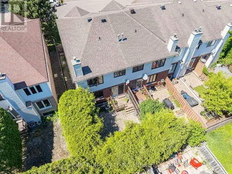12 Gardengate Way East Ottawa ON K2G 5Z2