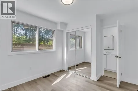 113 Green Road Hamilton ON L8G 3W9