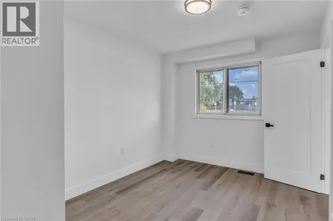 113 Green Road Hamilton ON L8G 3W9