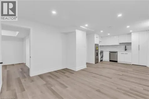 113 Green Road Hamilton ON L8G 3W9
