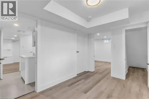 113 Green Road Hamilton ON L8G 3W9