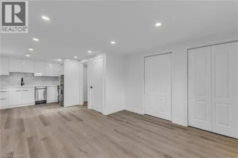113 Green Road Hamilton ON L8G 3W9