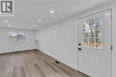 113 Green Road Hamilton ON L8G 3W9