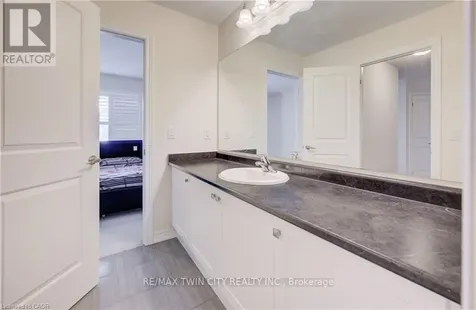588 Beckview Crescent Kitchener ON N2R 0R4