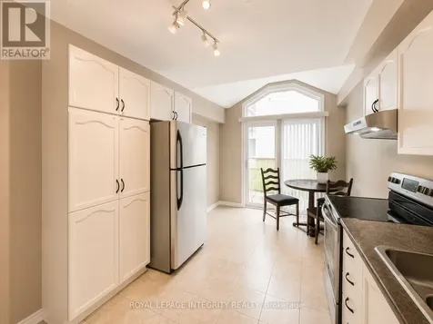 12 Kimbolton Crescent Ottawa ON K2K 2S3