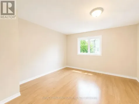 12 Kimbolton Crescent Ottawa ON K2K 2S3
