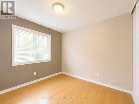 12 Kimbolton Crescent Ottawa ON K2K 2S3