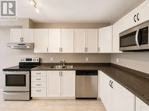 12 Kimbolton Crescent Ottawa ON K2K 2S3
