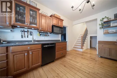 22 Lawrence Street Brantford ON N3R 1A7