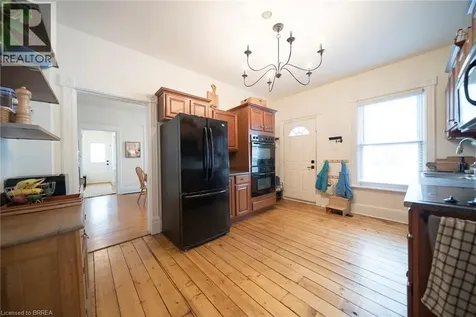 22 Lawrence Street Brantford ON N3R 1A7