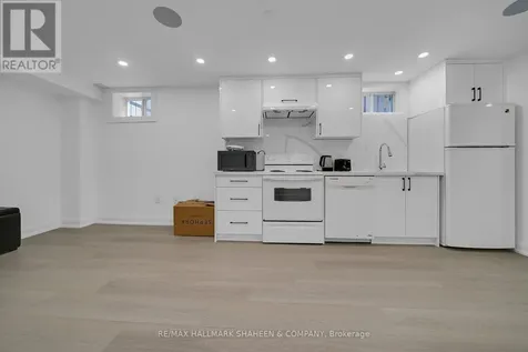 353 Rannie Road Newmarket (summerhill Estates) ON L3X 2N2