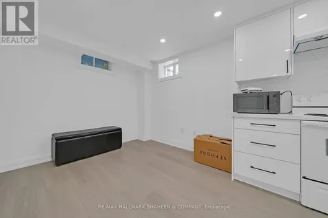 353 Rannie Road Newmarket (summerhill Estates) ON L3X 2N2