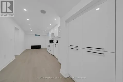 353 Rannie Road Newmarket (summerhill Estates) ON L3X 2N2