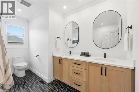 4147 Millcroft Park Drive Burlington ON L7M 3V1