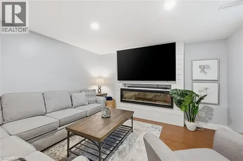 4147 Millcroft Park Drive Burlington ON L7M 3V1
